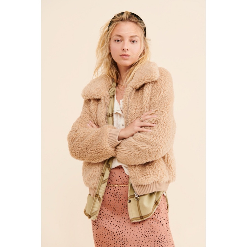 Heartloom Mosey Faux Fur Sherpa Teddy Jacket in Ecru Beige Minimal